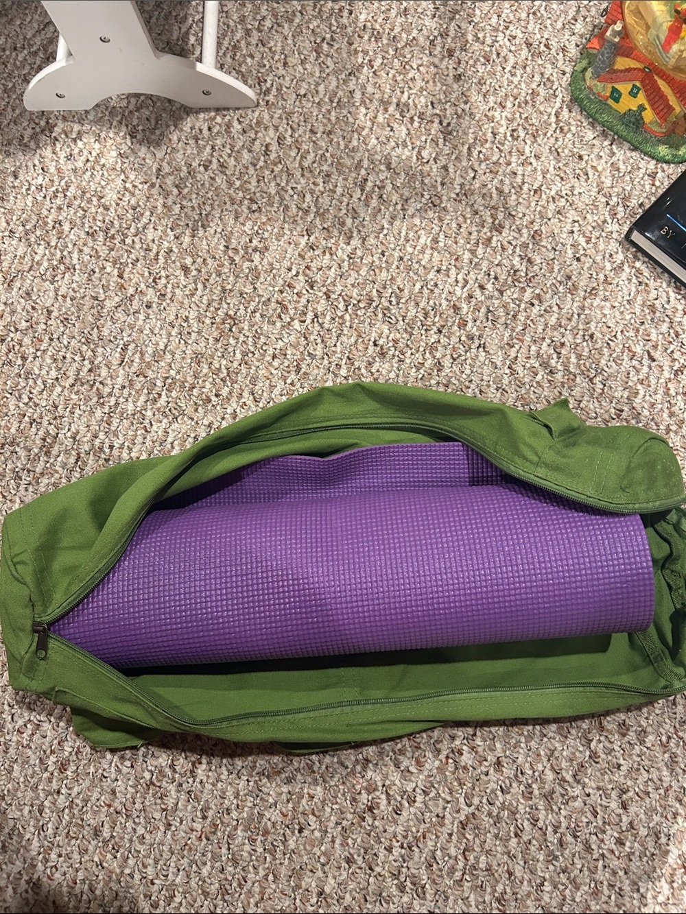 Green Yoga Mat Carrier Bag with Purple Mat